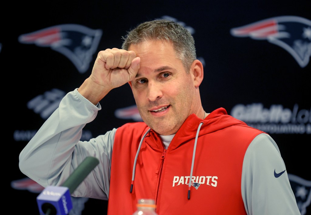 Patriots assistant coaches helping to form Josh McDaniels' offense