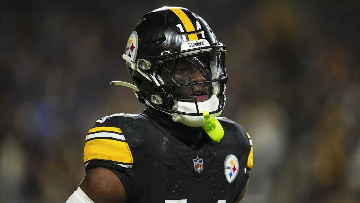 Former Steeler George Pickens backs out of football youth camp