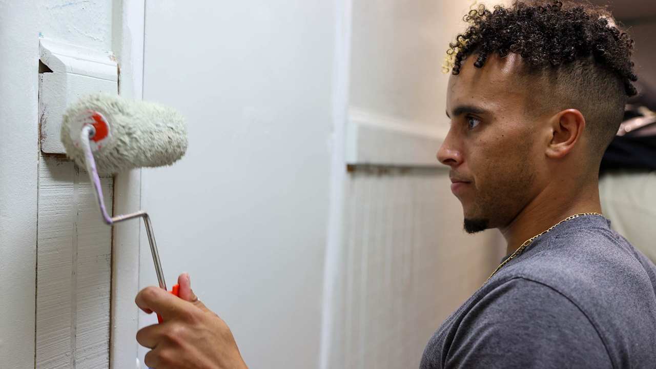 New Orleans Saints tackle community service project to help refurbish Trinity Community Center