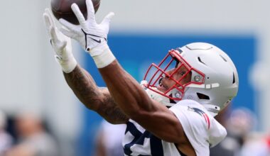 Rookie TreVeyon Henderson hoping to learn by watching Patriots legends