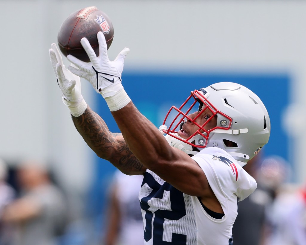 Rookie TreVeyon Henderson hoping to learn by watching Patriots legends