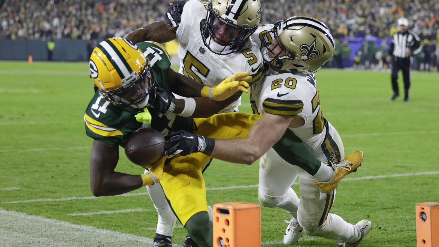 Packers clinch playoff berth with 1st shutout in NFL this season, 34-0 over Saints