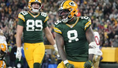 Josh Jacobs runs for 3 TDs as Packers roll past short-handed 49ers 38-10