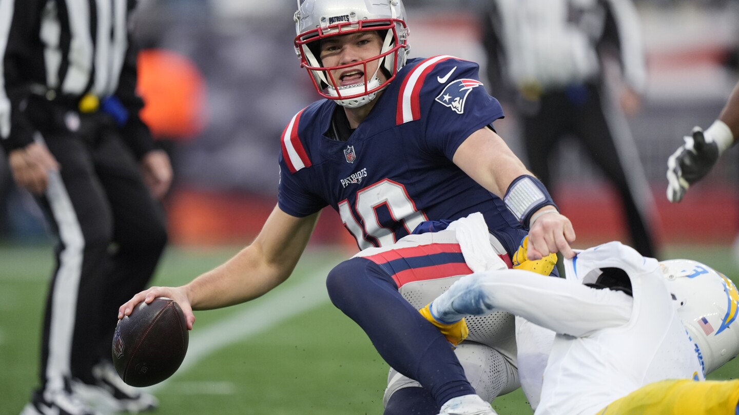 Drake Maye returns after a hit to the head, but same problems persist in Patriots' loss to Chargers