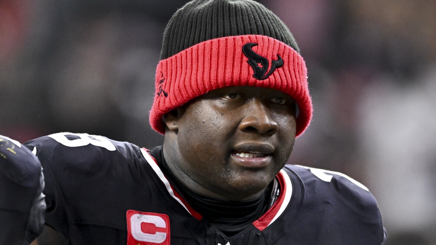 Commanders agree to sign DT Javon Kinlaw, acquire LT Laremy Tunsil from the Texans, AP source says