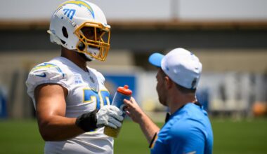 Rashawn Slater returns to Chargers minicamp amid contract talks