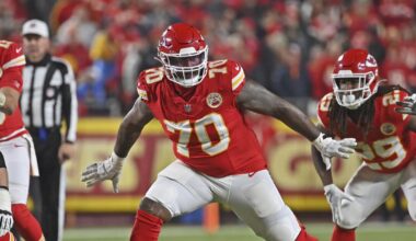 Rams bolster offensive line by signing veteran D.J. Humphries