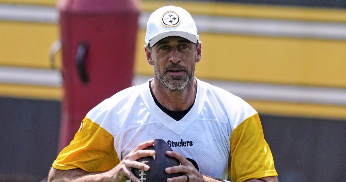 Aaron Rodgers says he'll play one more season, then vanish completely