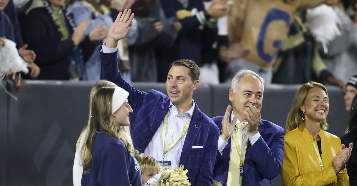 BREAKING: AD J Batt reported to be heading to Michigan State as new Athletic Director