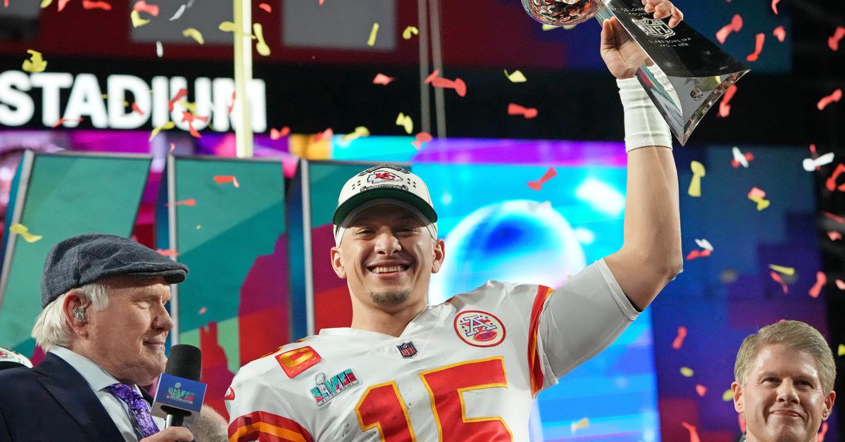 Chiefs News: Patrick Mahomes tops CBS top 100 players list