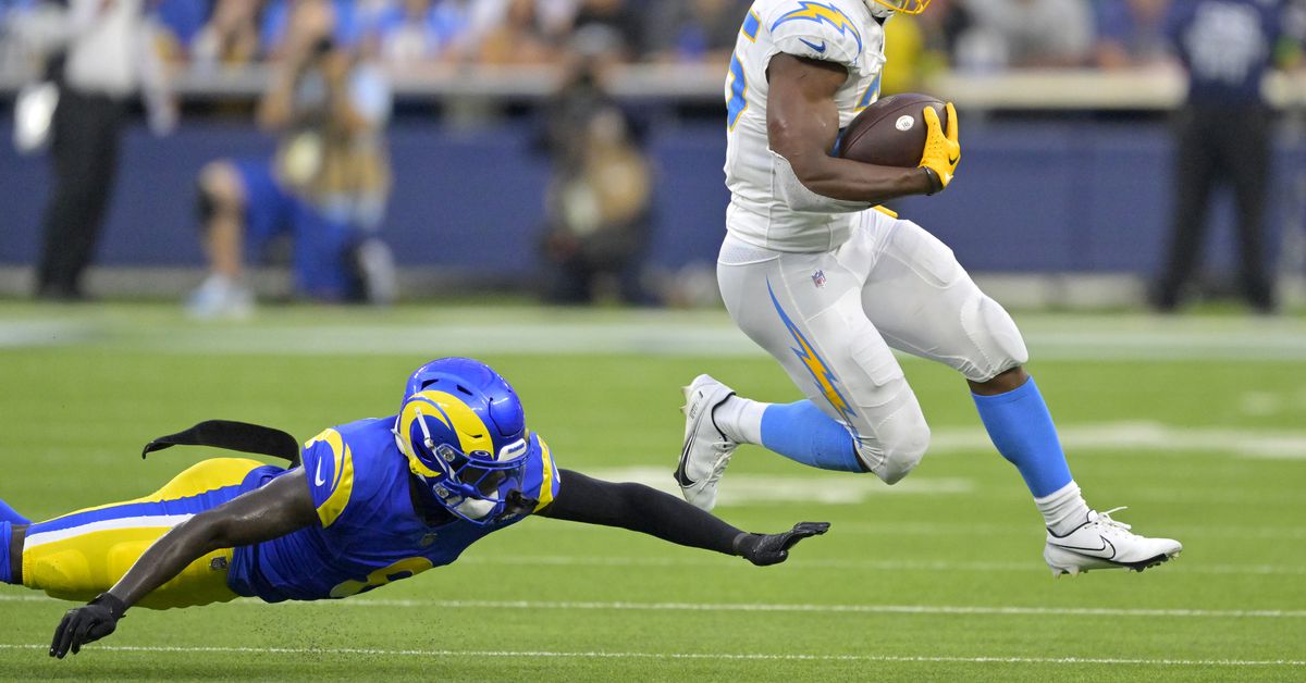 Former Rams draft pick Rochell signs with Cowboys