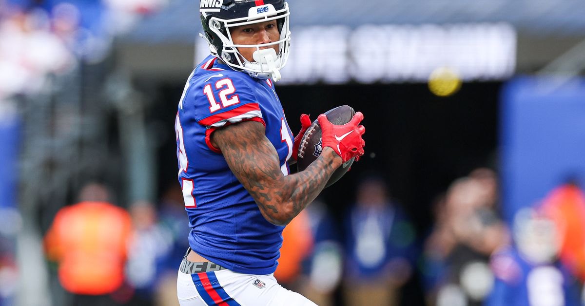 Ex-Giant Darren Waller decided he would retire during the middle of a game