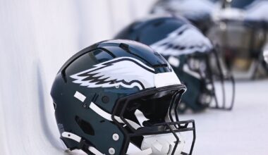 Can you name the NFL team with the most former Eagles players on their roster?