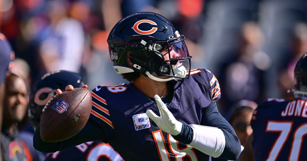 Will Caleb Williams break the Bears' single-season passing records?