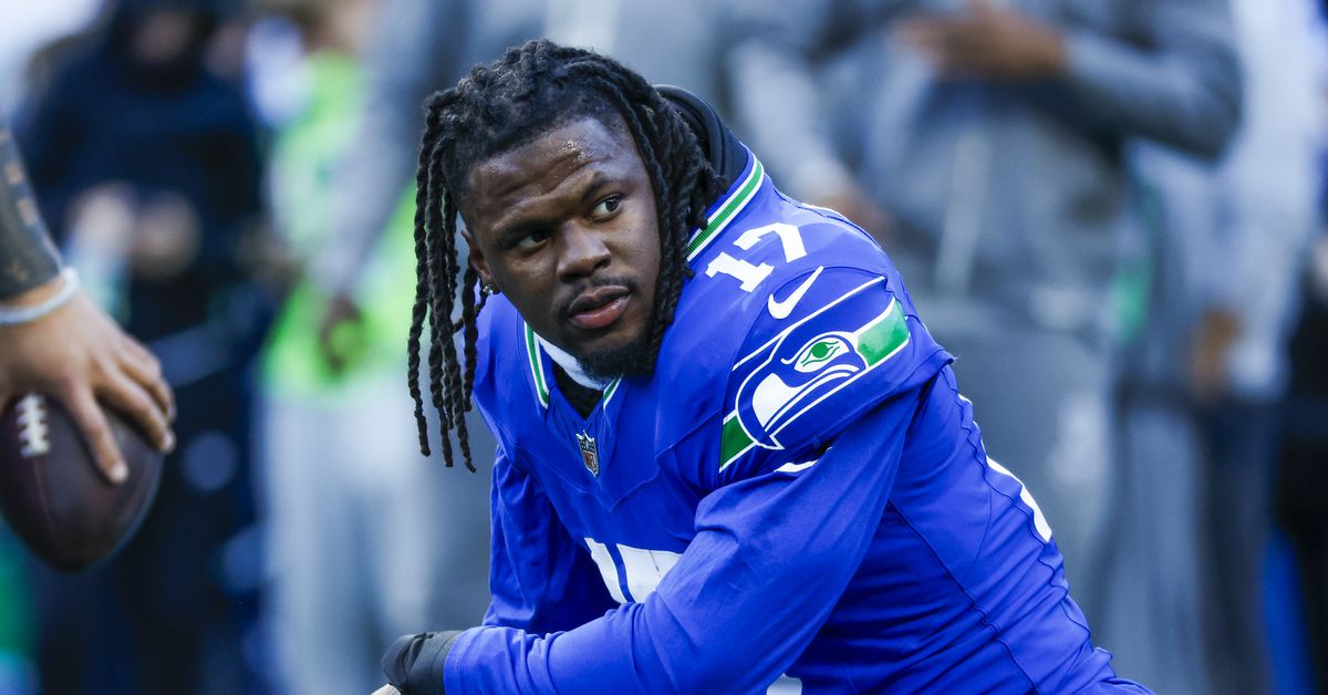 Seahawks trading linebacker Jerome Baker to Titans for Ernest Jones IV