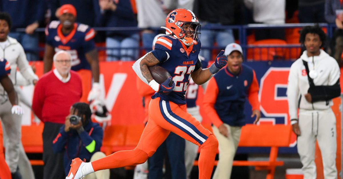 Syracuse Orange football: will the Orange get a new uniform look this year?