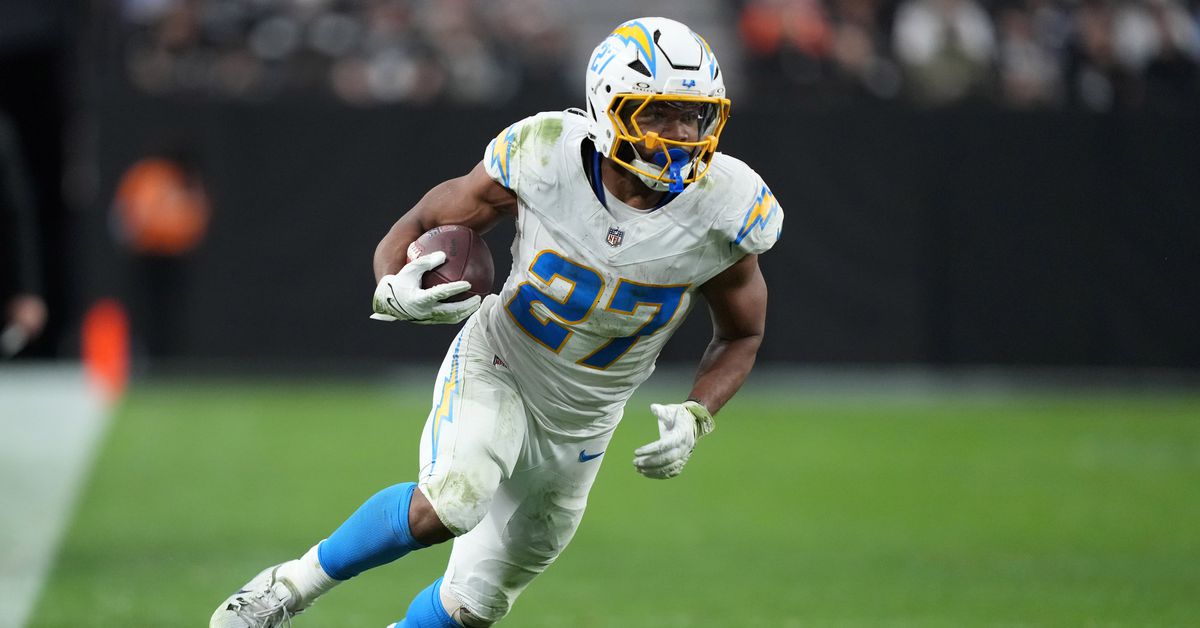 Rams should sign free agent JK Dobbins to add to RB mix