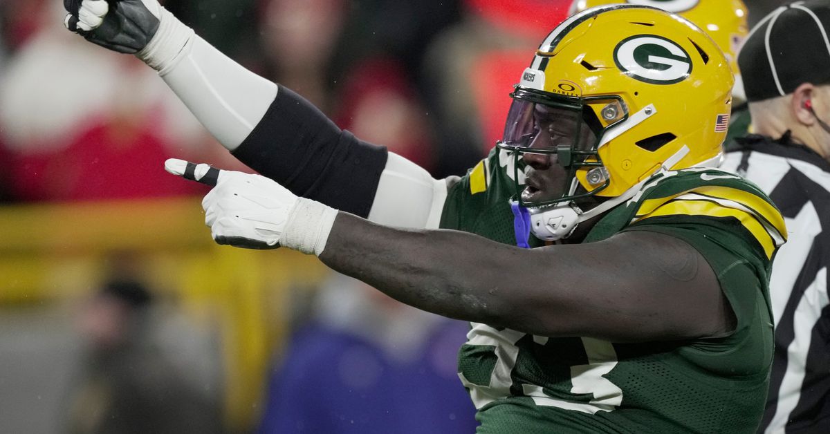 TJ Slaton emerging as a leader on Bengals defense, per Joe Burrow