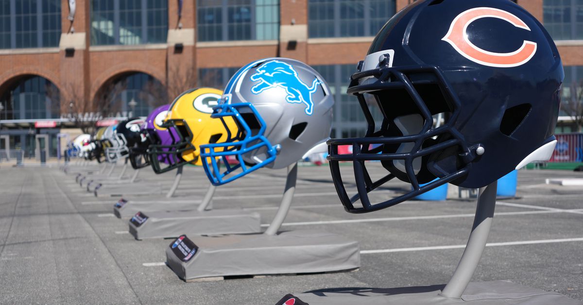 Chicago Bears Roster vs NFC North Rivals - Who Wins?