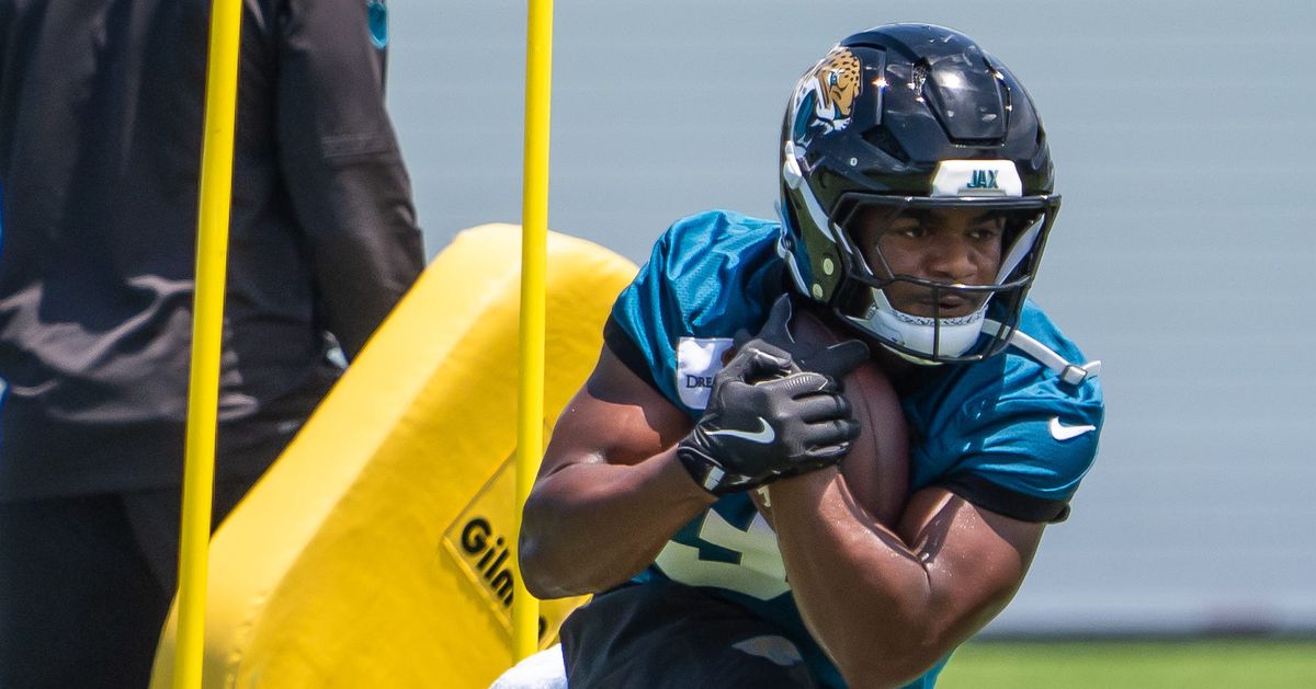 Philadelphia Eagles claim former Texas RB Keilan Robinson off waivers