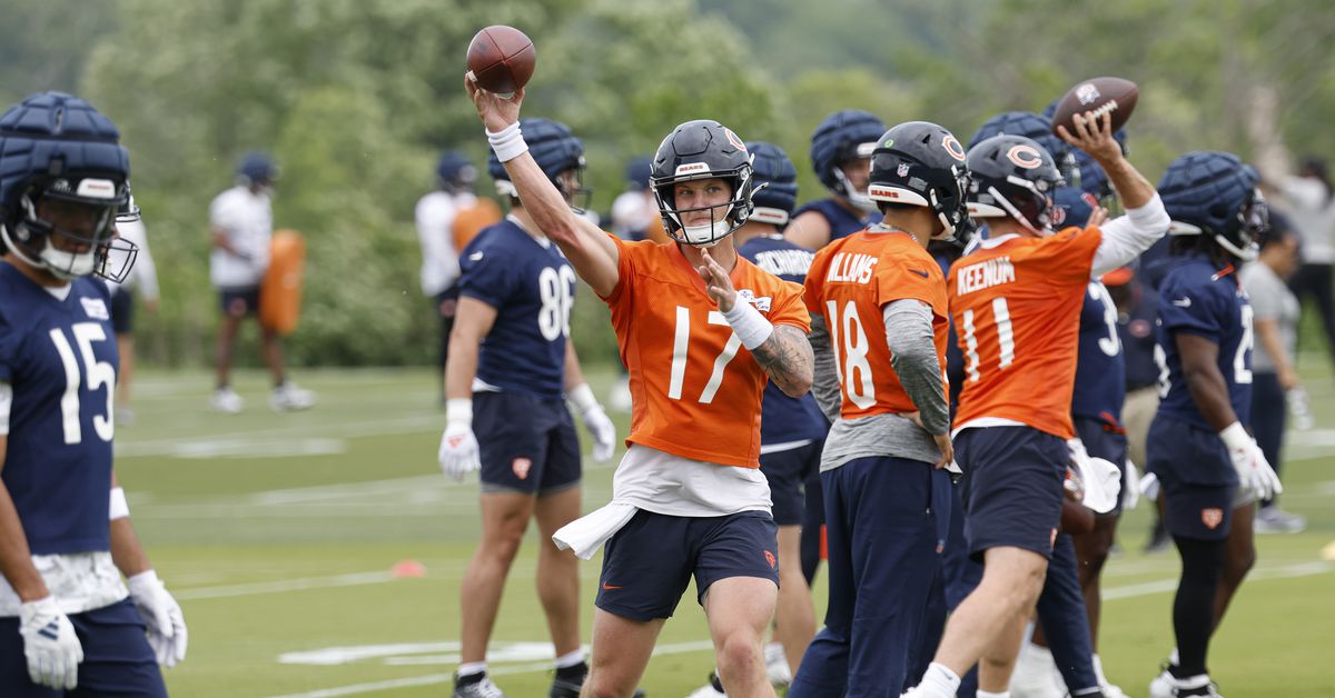 Who will win the Chicago Bears’ QB2 job, Tyson Bagent or Case Keenum?