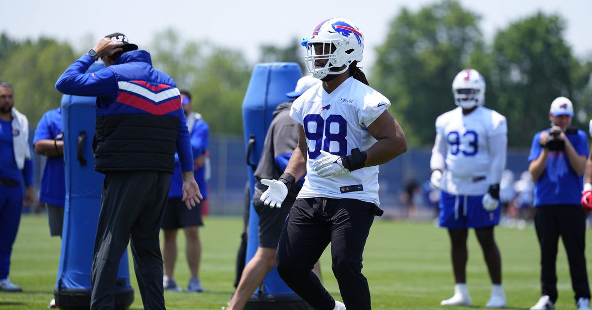 What’s going on with contracts of second-rounders from the 2025 NFL Draft?