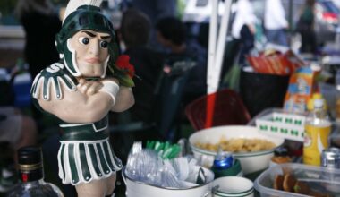 Open Thread: What Are your Favorite Spots and Gameday Foods?