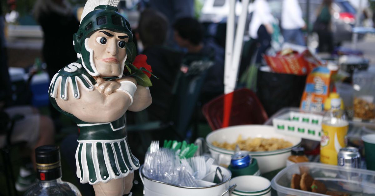 Open Thread: What Are your Favorite Spots and Gameday Foods?