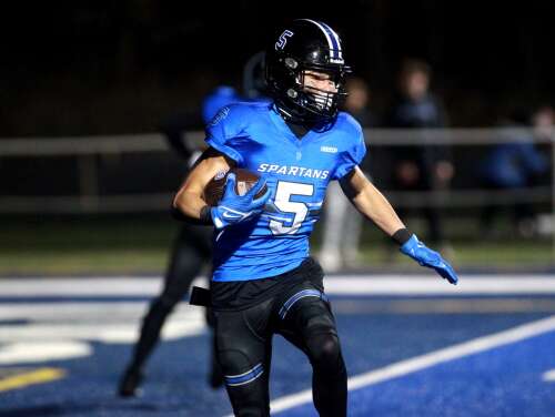 10 senior football recruits to watch this season