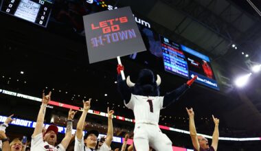 Texans' TORO To Be Inducted into Mascot Hall of Fame