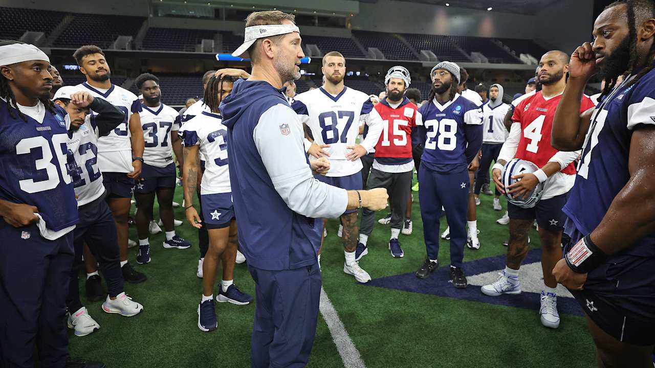 Emotional Schottenheimer ties bow on first offseason program
