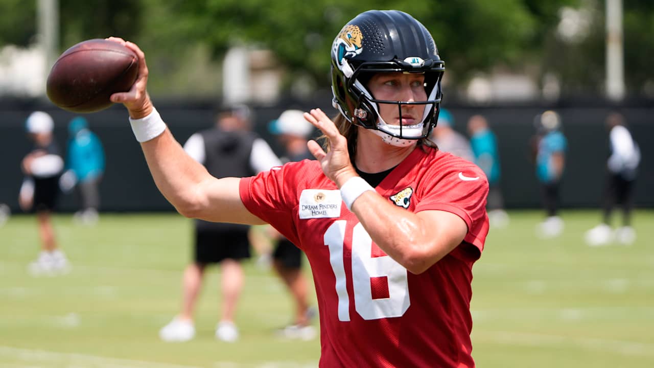 Will Jaguars' moves help Trevor Lawrence break out? Plus, are Packers unearthing a two-way contributor?