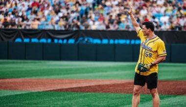 Panthers legends take on Banana Ball in Charlotte