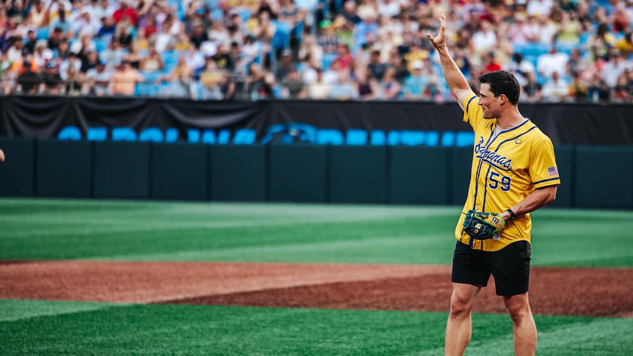 Panthers legends take on Banana Ball in Charlotte