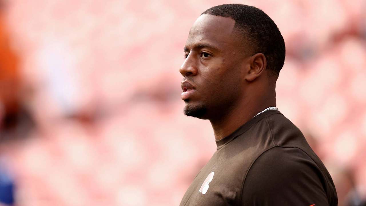 Texans expected to sign former Browns RB Nick Chubb