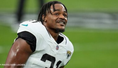 Eagles claim Keilan Robinson off waivers