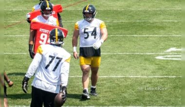 Zach Frazier Broderick Jones