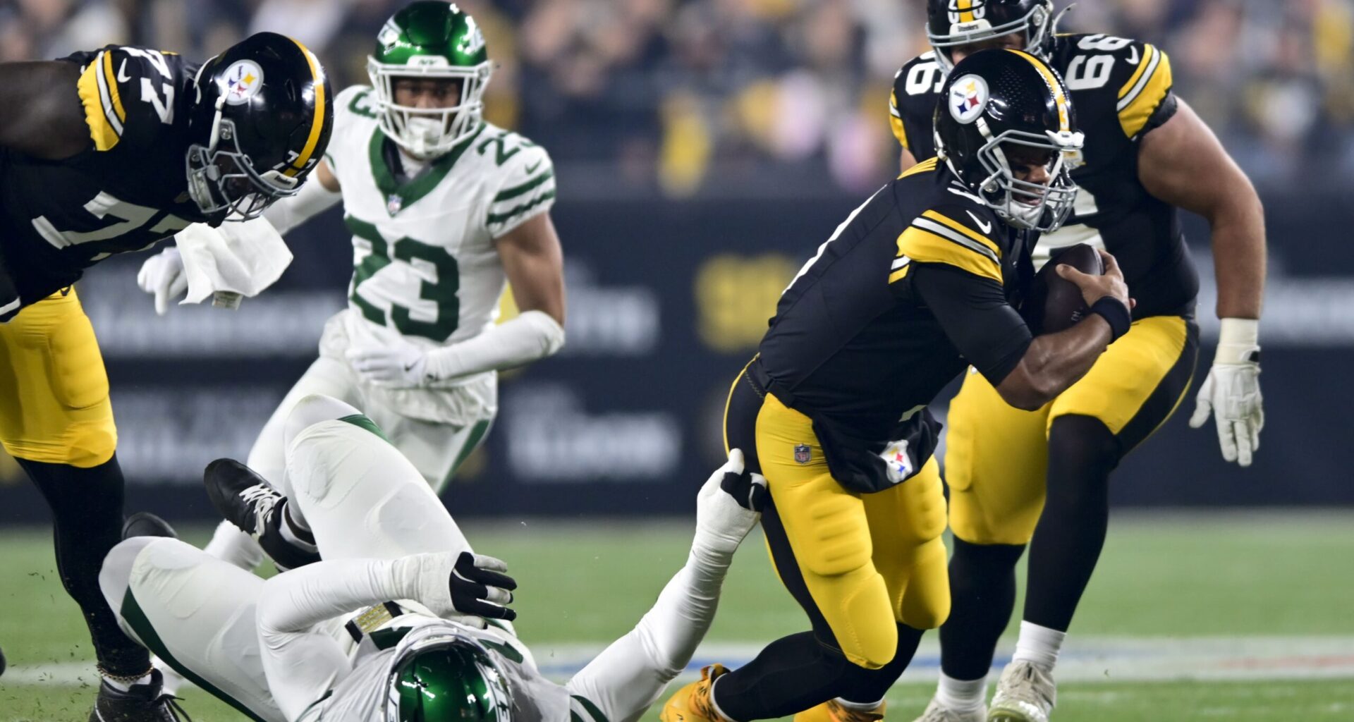 Steelers Sign Veteran Hard-Hitting Safety