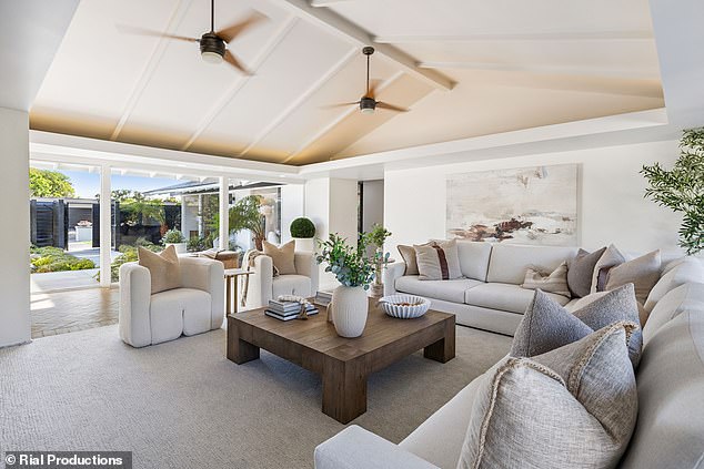 Allen's offseason home may now be in Encino, California, where Steinfeld has lived since 2021