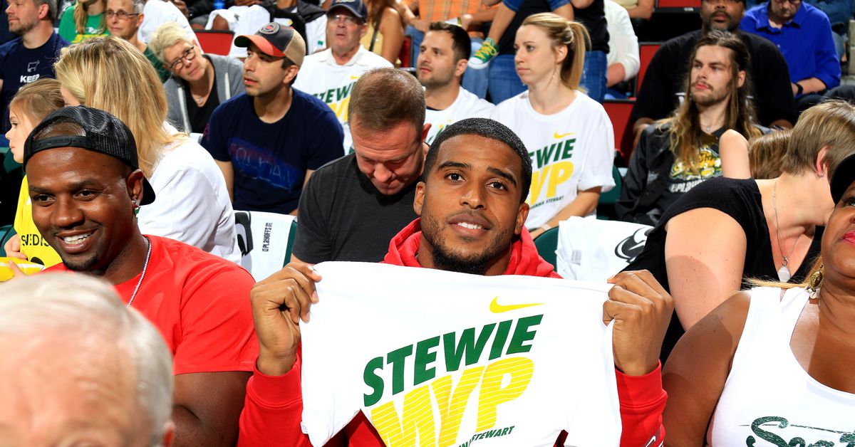 Seahawks legend Bobby Wagner joins Seattle Storm ownership group in WNBA first