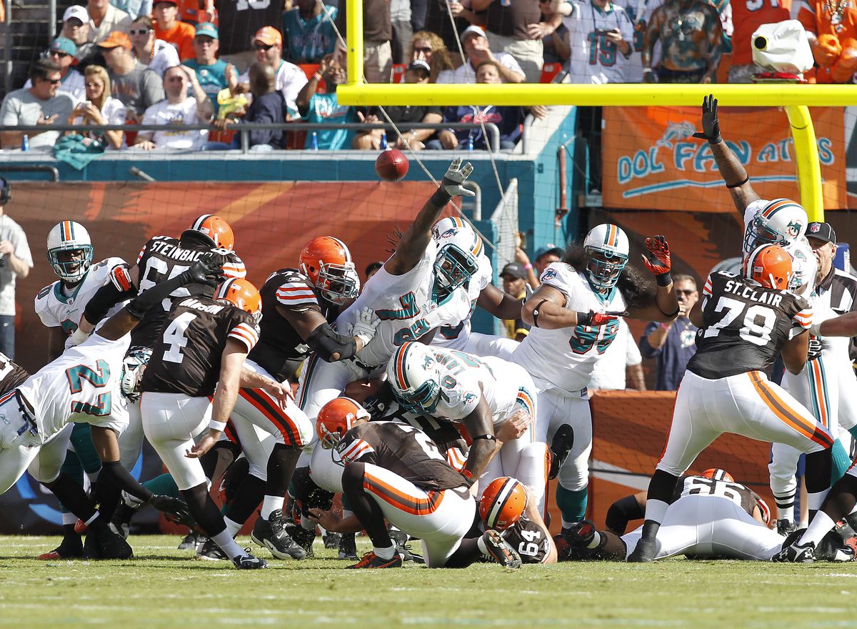 Cleveland Browns v Miami Dolphins