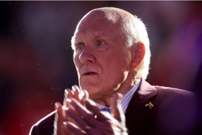 Terry Bradshaw rips Pittsburgh Steelers for Kenny Pickett “failure”: “They didn't even do anything to build around him”