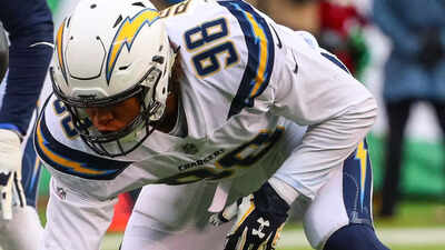 Isaac Rochell re-signs with Los Angeles Chargers for one final day to officially retire from the NFL