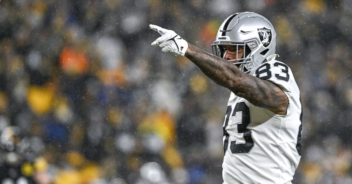 Raiders: Zach Miller, Darren Waller or Brock Bowers for 2000s All-Quarter Century Team?