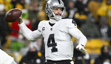 Raiders: Rich Gannon or Derek Carr for 2000s All-Quarter Century Team?
