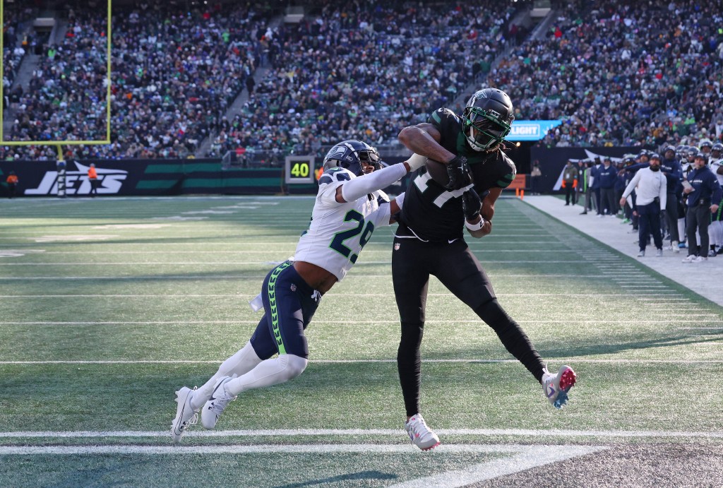 Davante Adams catches a pass for the Jets during their 2024 game against the Seahawks.
