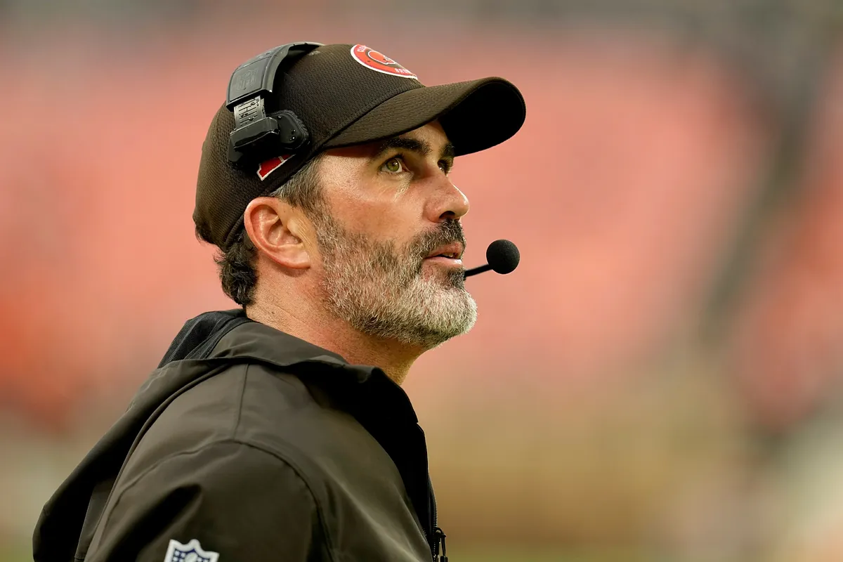 Kevin Stefanski given an ultimatum, leaving him with only two options: Shedeur Sanders or Dillon Gabriel - MARCA