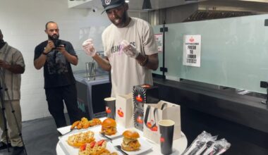 Randy Moss recovering from cancer, partners with Dolphins