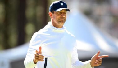 WATCH: Aaron Rodgers refuses to sign for 'autograph hound' after testing his NFL game knowledge