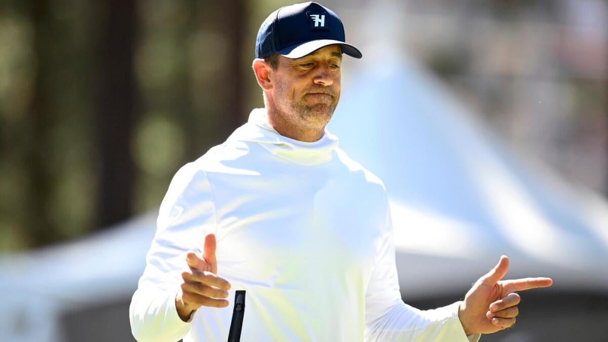 WATCH: Aaron Rodgers refuses to sign for 'autograph hound' after testing his NFL game knowledge